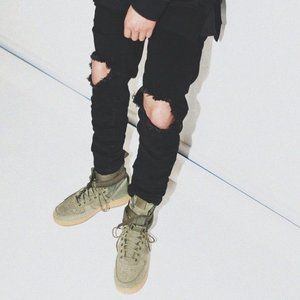 Killion 32 BlackDestroyed Knee Ripped Denim Jeans